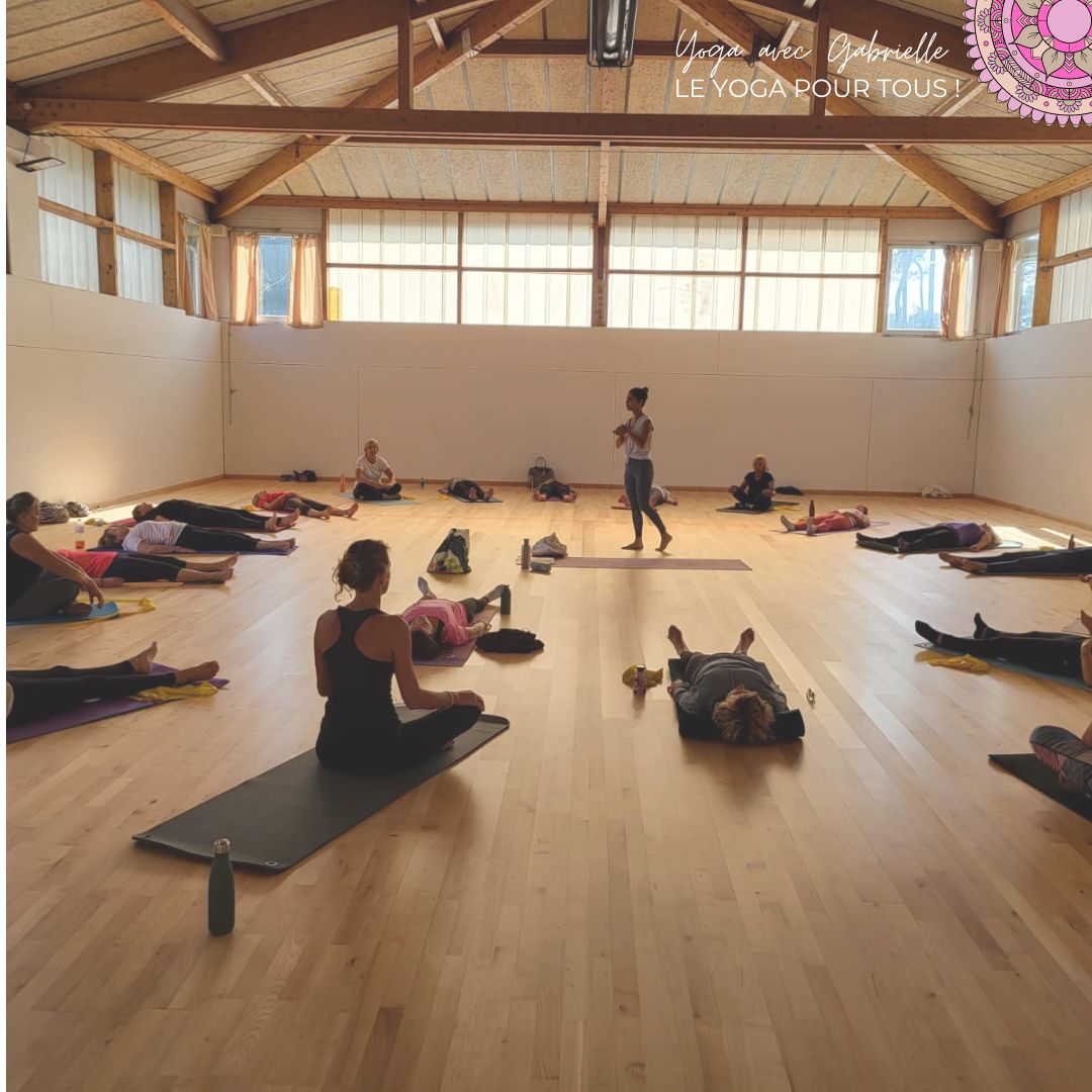 Yoga avec Gabrielle salle pleine élèves